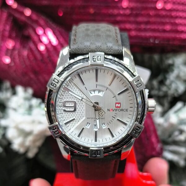 Reloj NAVIFORCE Cuero Strange Classic - Imagen 2