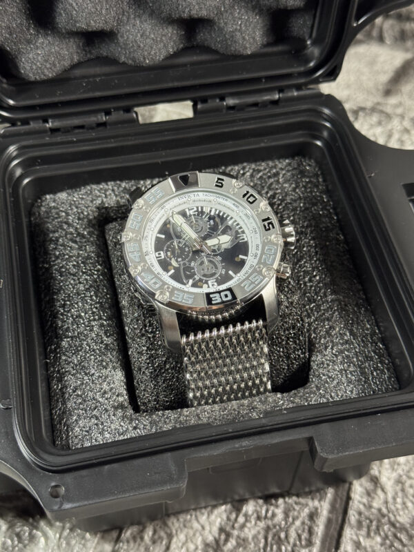 Reloj INVICTA Racing JM Edition 48mm - Imagen 3